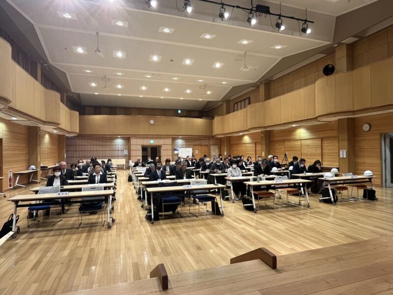 Image for the Tweet beginning: １１月２５日
豊丘村にて「下伊那郡北部ブロック町村議会議員総会」が開催。
８月の議員研修会で協議した議題について、県及び県議会への要望経過及び結果報告がありました。県議会９月定例会で陳情採択は６項目で継続審査は３項目となり、経過について地元県議を代表し私から説明しました。 