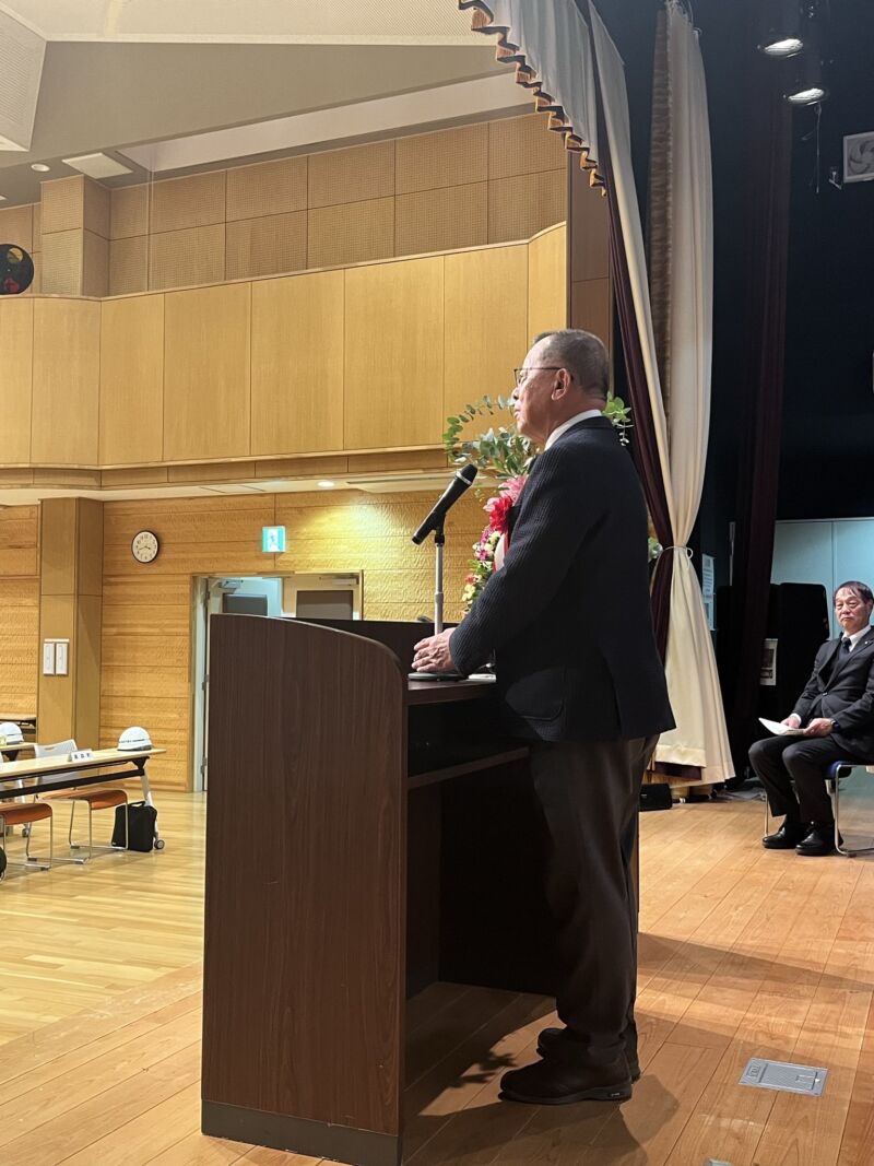 Image for the Tweet beginning: １１月２５日
豊丘村にて「下伊那郡北部ブロック町村議会議員総会」が開催。
８月の議員研修会で協議した議題について、県及び県議会への要望経過及び結果報告がありました。県議会９月定例会で陳情採択は６項目で継続審査は３項目となり、経過について地元県議を代表し私から説明しました。 