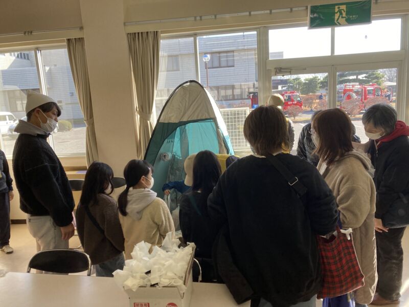 Image for the Tweet beginning: 地元の島内地区2025防災フェスティバルに参加してきました
地震と水害のVR体験や放水体験、ダンボールベッドの組立てや簡易トイレ体験など様々な体験や説明を担当の方々からお聞き出来ました
また、炊出し訓練で頂いた豚汁は、とても美味しく体が温まりました
役員の皆様、早朝から有難うございました 