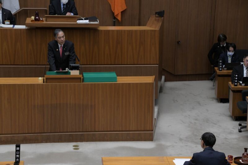 Image for the Tweet beginning: 私からの一般質問を終えました
「収入証紙は令和9年度の廃止を目指す」
「重点支援地方交付金については、今定例会中にできるだけお示ししたい」旨、知事からご答弁いただきました
知事のスピードあるお取組みに感心します
政策内容にも期待したい
＃長野県議会 